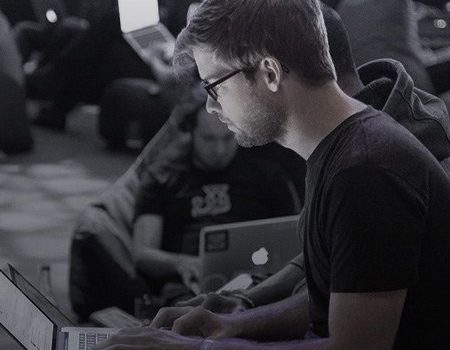 Tenha a ajuda de um especialista em tech content