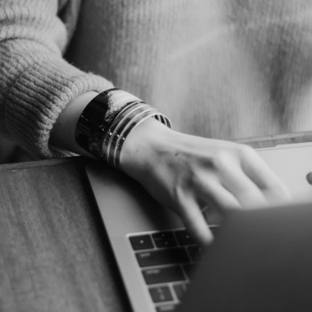 Curadoria de conteúdo versus criação de conteúdo