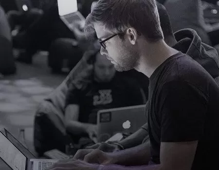 Tenha a ajuda de um especialista em tech content